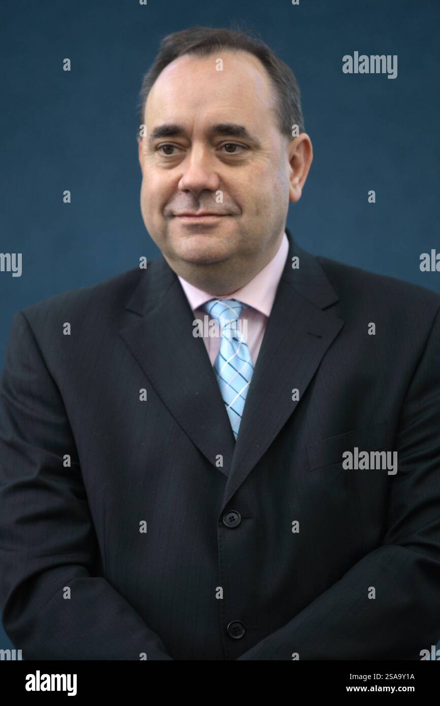 Il primo ministro scozzese, Alex Salmond MSP, nella foto al Festival Internazionale del libro di Edimburgo, dove ha presentato il suo Libro bianco che descrive in dettaglio le proposte per un referendum sull'indipendenza scozzese. Il Festival del libro è stato il più grande evento letterario del mondo e ha visto la partecipazione di scrittori provenienti da tutto il mondo. L'evento del 2007 ha visto la partecipazione di circa 550 scrittori e si è svolto dal 11-27 agosto. Foto Stock