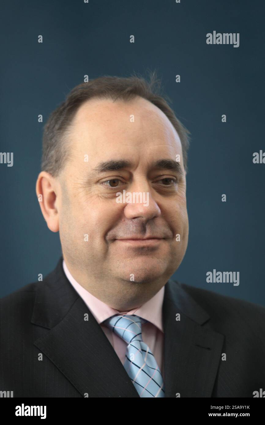 Il primo ministro scozzese, Alex Salmond MSP, nella foto al Festival Internazionale del libro di Edimburgo, dove ha presentato il suo Libro bianco che descrive in dettaglio le proposte per un referendum sull'indipendenza scozzese. Il Festival del libro è stato il più grande evento letterario del mondo e ha visto la partecipazione di scrittori provenienti da tutto il mondo. L'evento del 2007 ha visto la partecipazione di circa 550 scrittori e si è svolto dal 11-27 agosto. Foto Stock