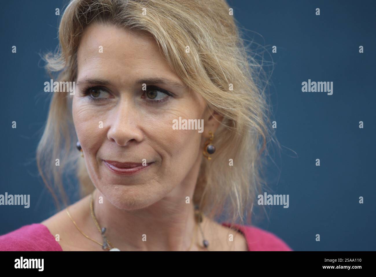 La scrittrice britannica Sofka Zinovieff, nella foto al Festival Internazionale del libro di Edimburgo, dove ha parlato della sua scrittura sulla sua famiglia russa. Il Festival del libro è stato il più grande evento letterario del mondo e ha visto la partecipazione di scrittori provenienti da tutto il mondo. L'evento del 2007 ha visto la partecipazione di circa 550 scrittori e si è svolto dal 11-27 agosto. Foto Stock