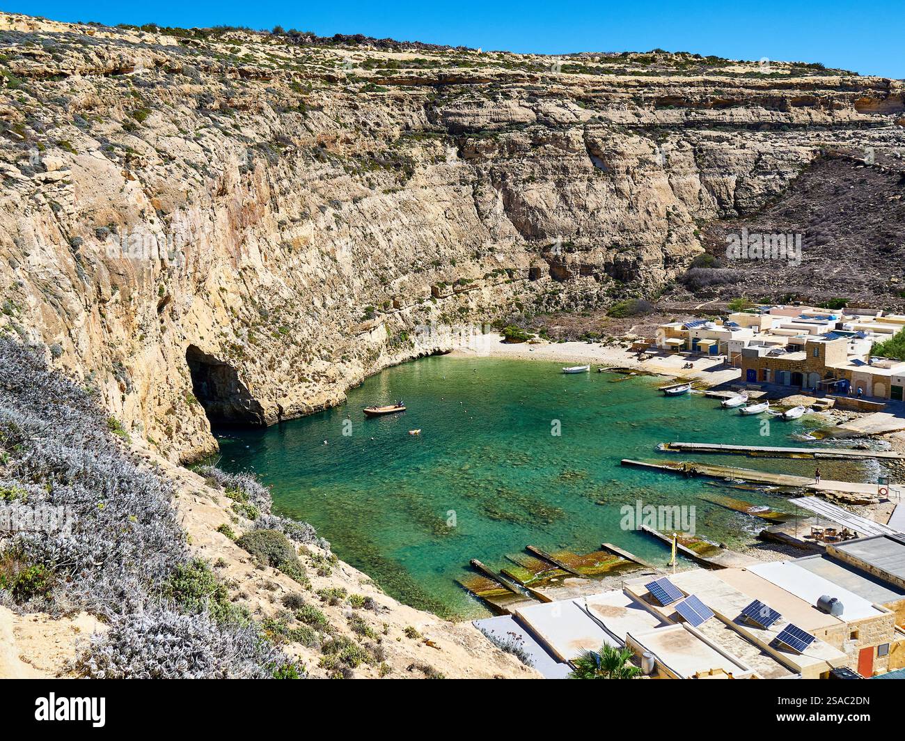 Vista panoramica del Mare interno sull'isola di Gozo, Malta Foto Stock