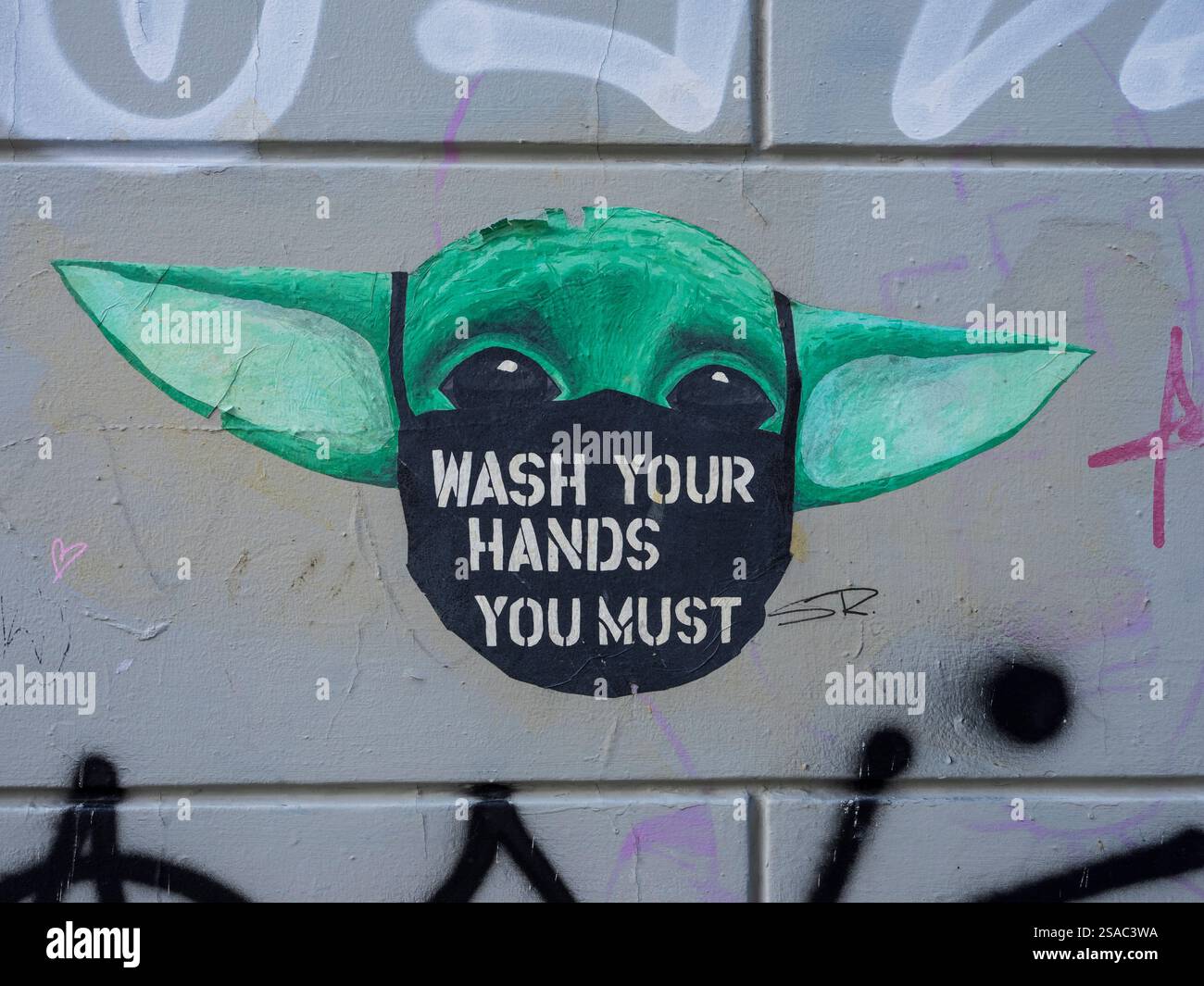 Lavati le mani che devi, lavare le mani e Covid Related Street Art, Bergen, Norvegia, Scandinavia. Foto Stock
