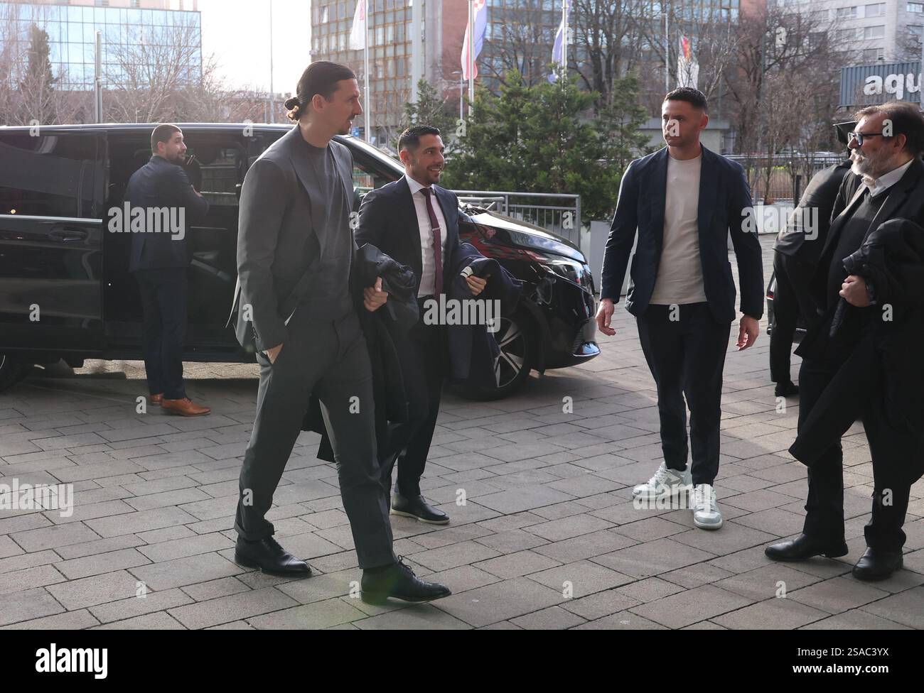 Zagabria, Croazia. 29 gennaio 2025. Un ex calciatore svedese Zlatan Ibrahimovic arriva all'Hilton Garden Inn Hotel, a Zagabria, in Croazia, il 29 gennaio 2025. Foto: Matija Habljak/PIXSELL credito: Pixsell/Alamy Live News Foto Stock