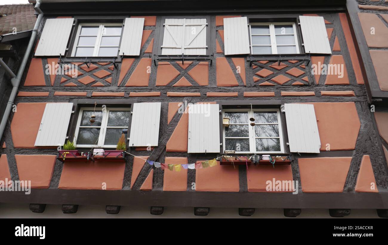 Architettura della città vecchia a Colmar, Alsazia Foto Stock