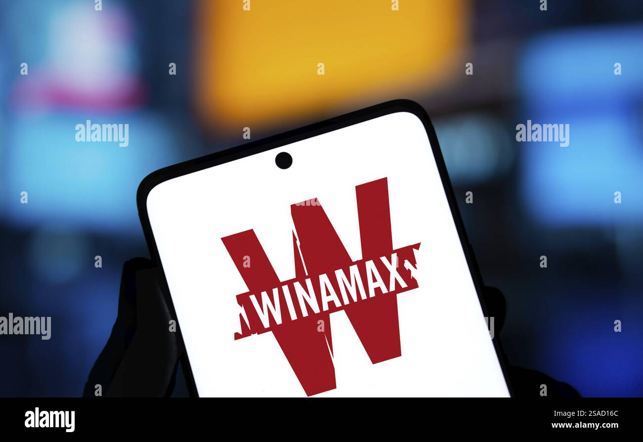 Il logo Winamax viene visualizzato sullo smartphone. Winamax è una società di gioco d'azzardo francese Foto Stock