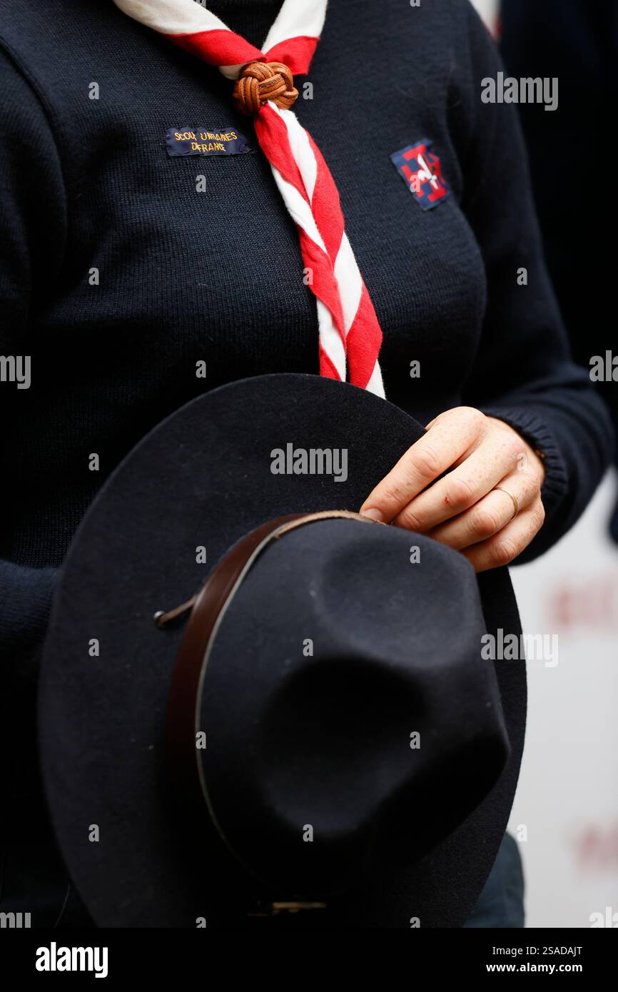 Messa cattolica. Uniforme da scout. Dettagli. La Roche sur Foron... Francia. Foto Stock