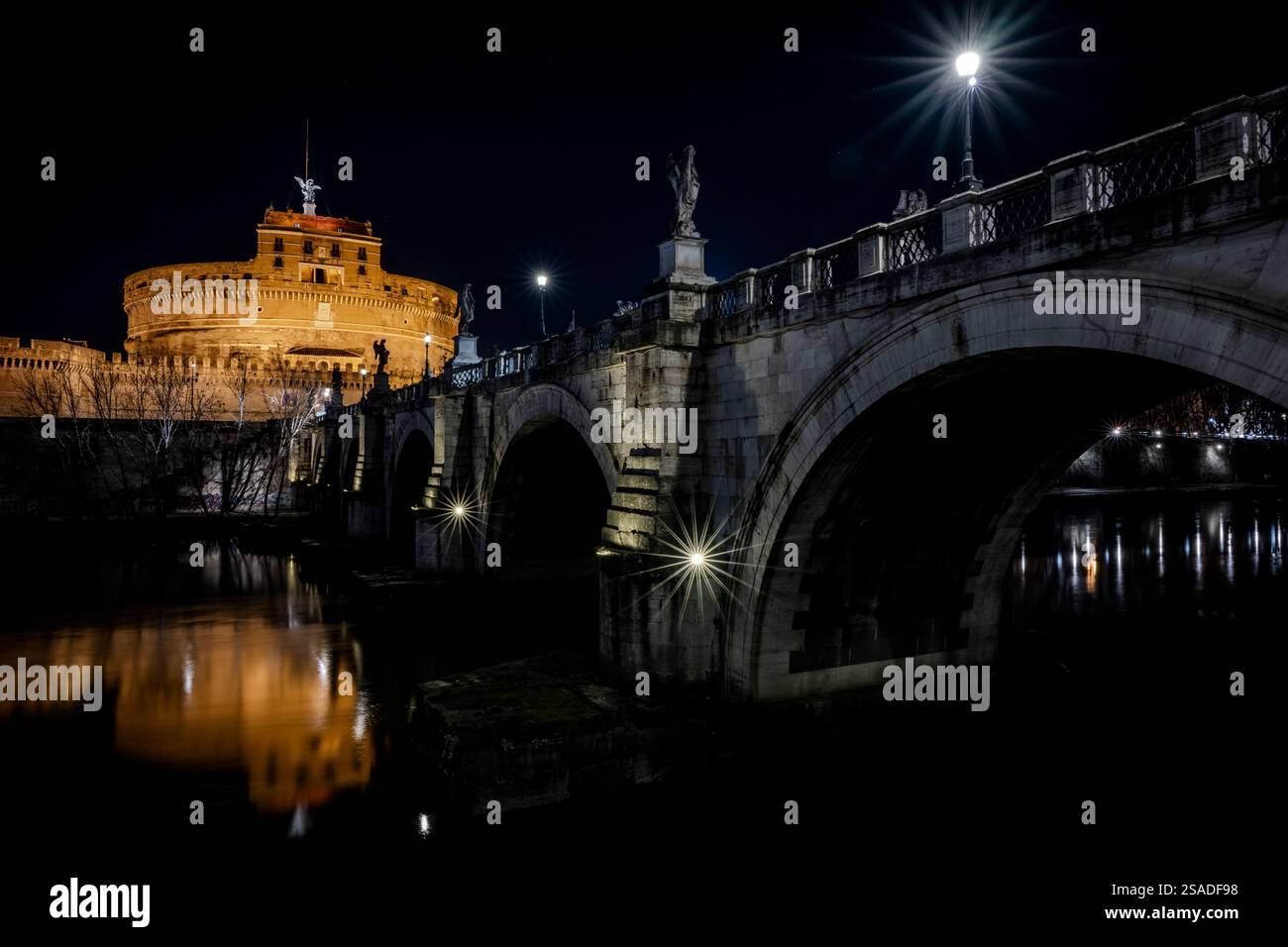 La città del Vaticano di notte. Foto Stock