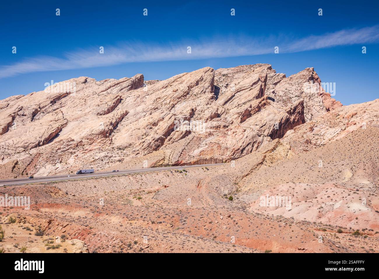 Castle Valley, nella regione geologica della barriera corallina di San Rafael, dell'altopiano del Colorado, vanta alcuni dei paesaggi più belli dello Utah. Foto Stock