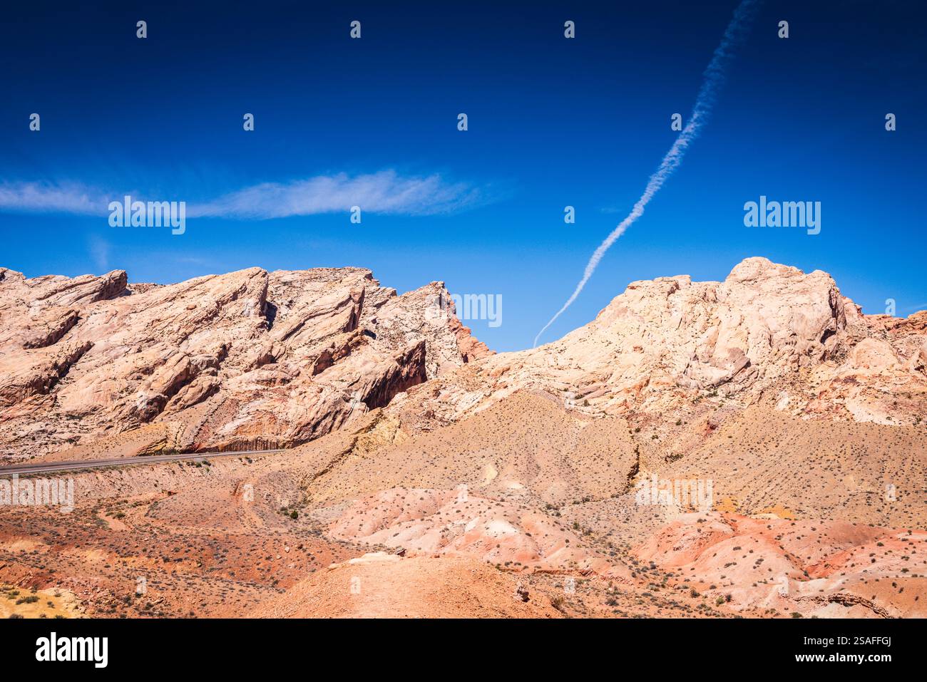 Castle Valley, nella regione geologica della barriera corallina di San Rafael, dell'altopiano del Colorado, vanta alcuni dei paesaggi più belli dello Utah. Foto Stock