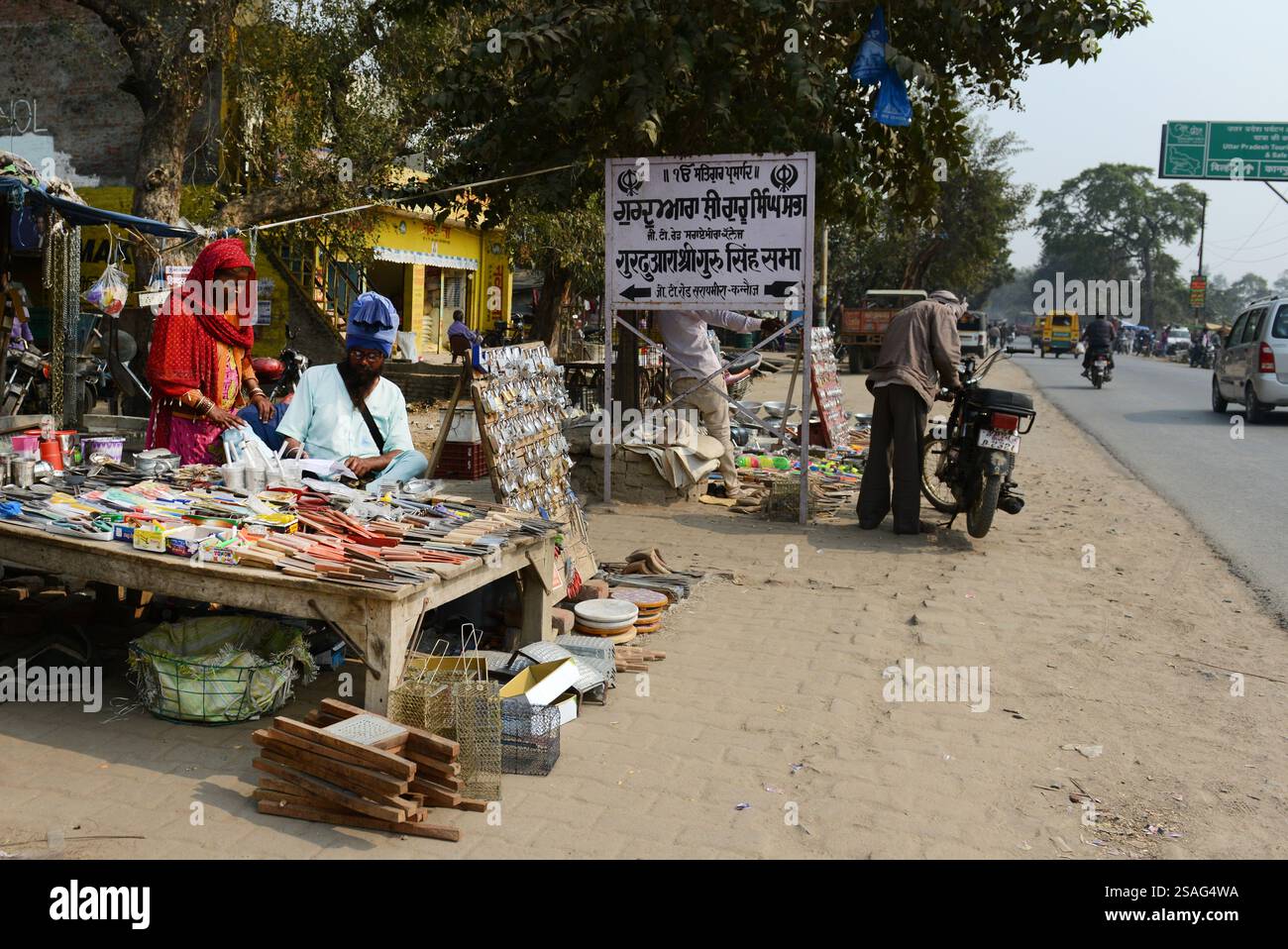 Venditori ambulanti a Kannauj, Uttar Pradesh, India. Foto Stock