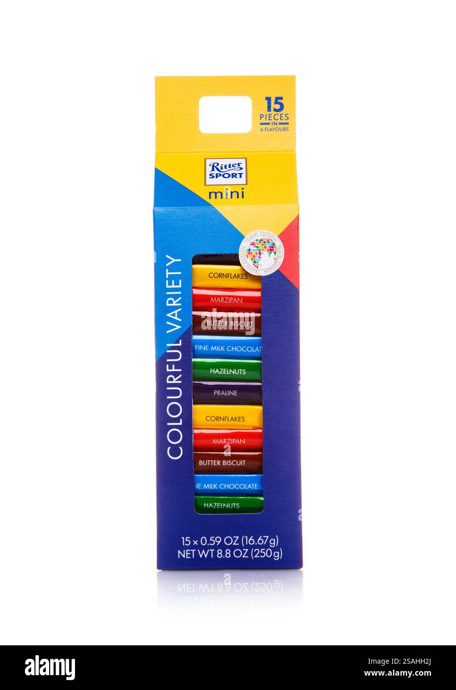 LONDRA, Regno Unito - 10 GENNAIO 2025: Confezione regalo di mini barrette di cioccolato colorate Ritter Sport su sfondo bianco. Foto Stock