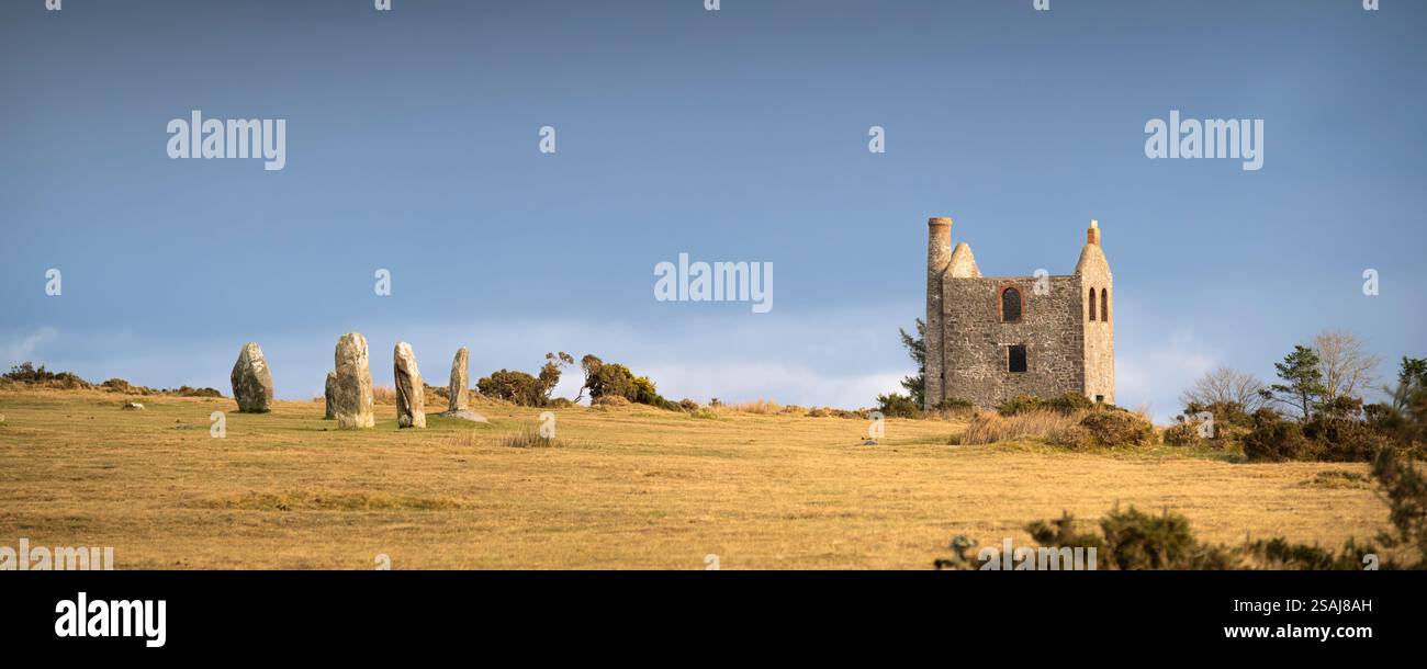Un'immagine panoramica di alcune delle pietre in piedi di un cerchio di pietre del tardo Neolitico o della prima età del bronzo. Uno dei tre cerchi conosciuti come Hurlers su B. Foto Stock