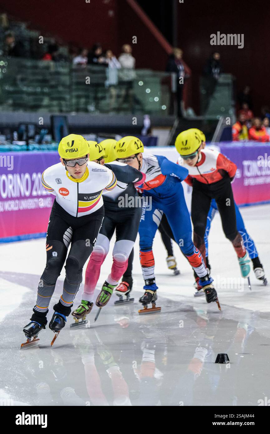 Warre Noiron del Belgio durante i quarti di finale di Short Track Speed Skating maschile di 1500 m ai Giochi della FISU 2025 di Torino. (Foto di Elena Vizzoca / SOPA Images/Sipa USA) Foto Stock