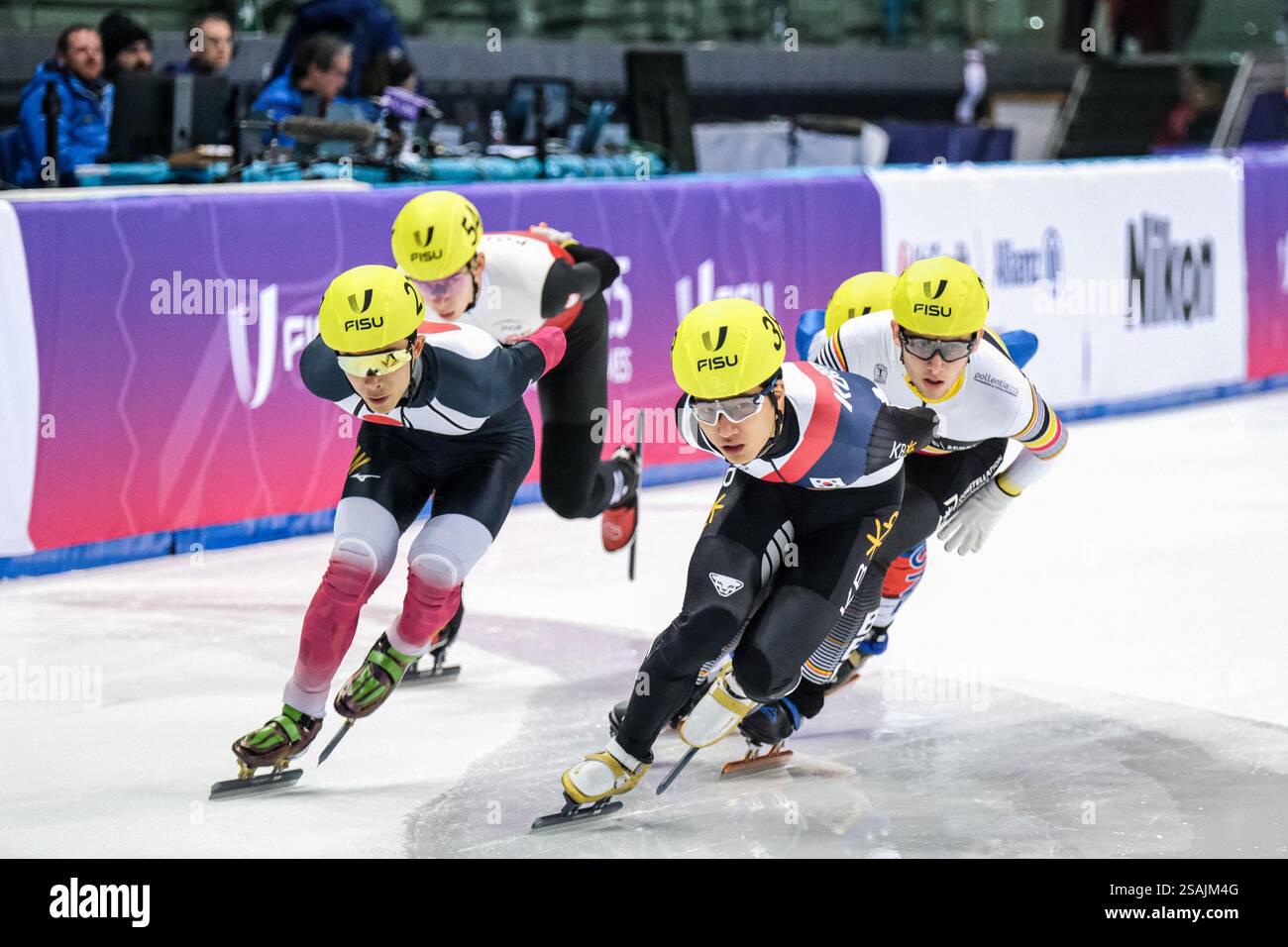 Taesung Kim di Corea durante i quarti di finale di Short Track Speed Skating Men 1500m ai Giochi FISU 2025 di Torino. (Foto di Elena Vizzoca / SOPA Images/Sipa USA) Foto Stock