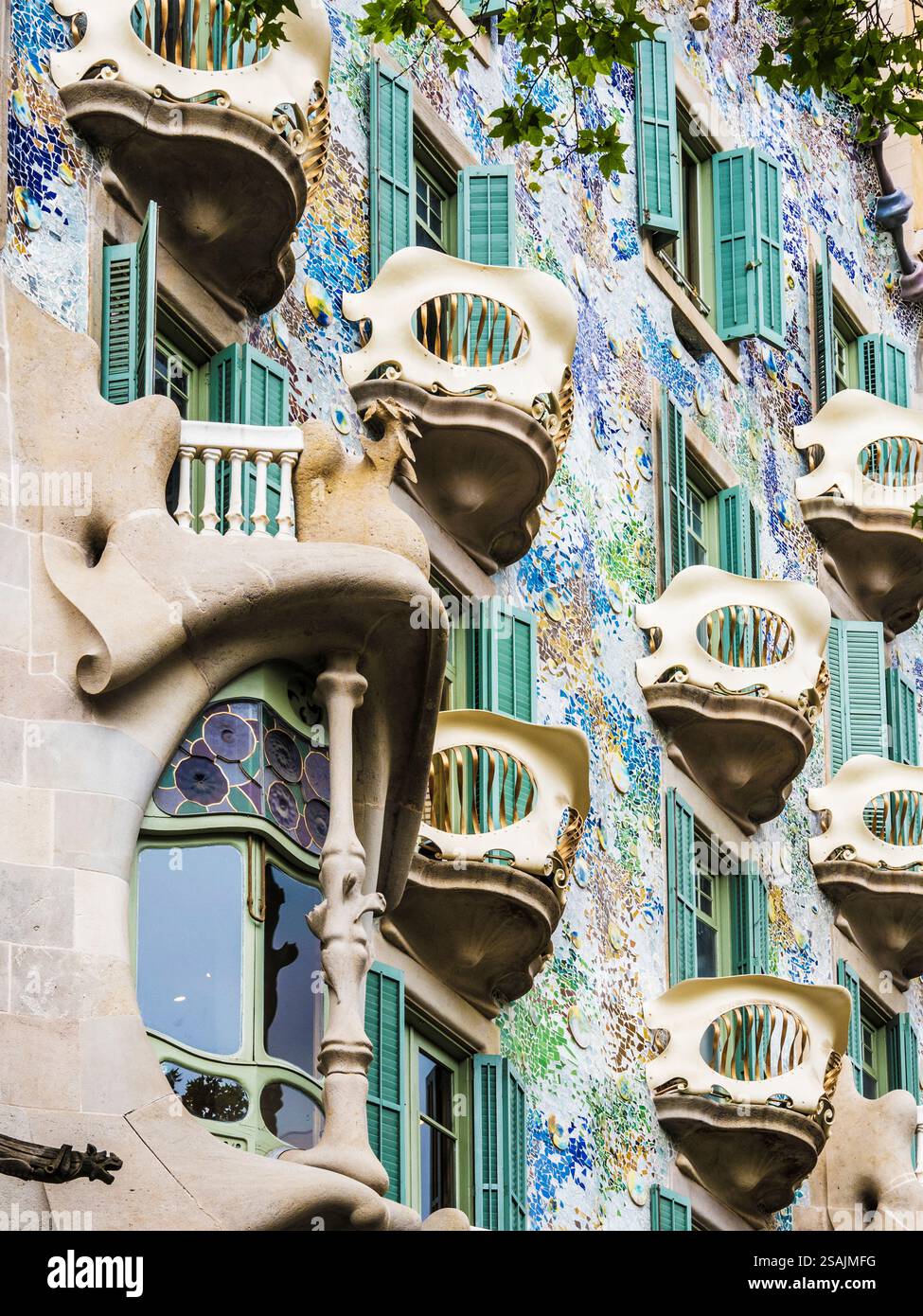 Casa Batlló progettata da Antoni Gaudi, a Barcellona, Spagna. Foto Stock