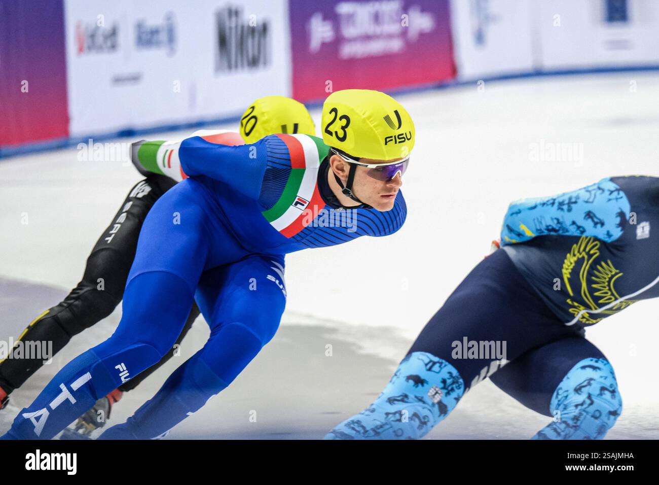 Alessandro Loreggia dell'Italia durante i quarti di finale Short Track Speed Skating maschile di 1500 m ai FISU Games 2025 di Torino. (Foto di Elena Vizzoca / SOPA Images/Sipa USA) Foto Stock