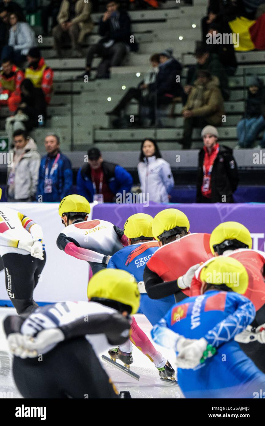 Una visione generale durante i quarti di finale di Short Track Speed Skating maschile di 1500 m ai Giochi FISU 2025 di Torino. (Foto di Elena Vizzoca / SOPA Images/Sipa USA) Foto Stock