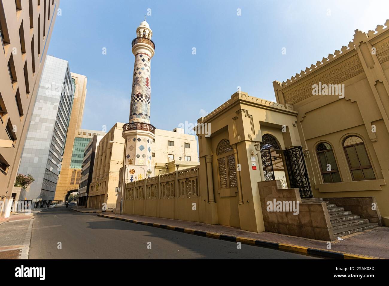 Edificio della moschea Masjid Fareej al Fadhel a Manama nel Bahrain Foto Stock