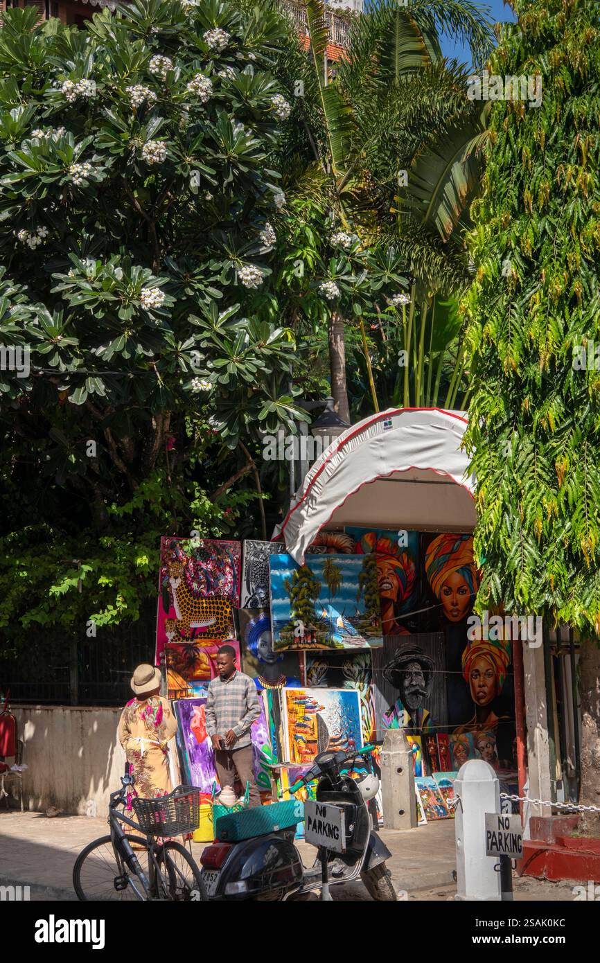 Africa Tanzania, Zanzibar, Stonetown, Shanghani, negozio di souvenir Foto Stock