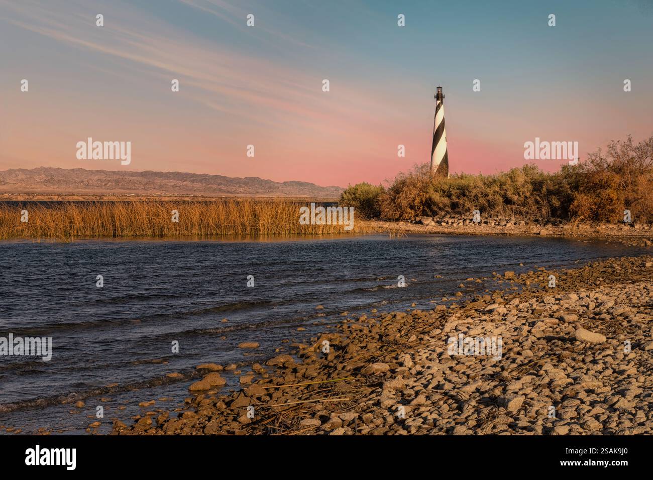 Faro sulla riva del lago Havasu in Arizona. Foto Stock