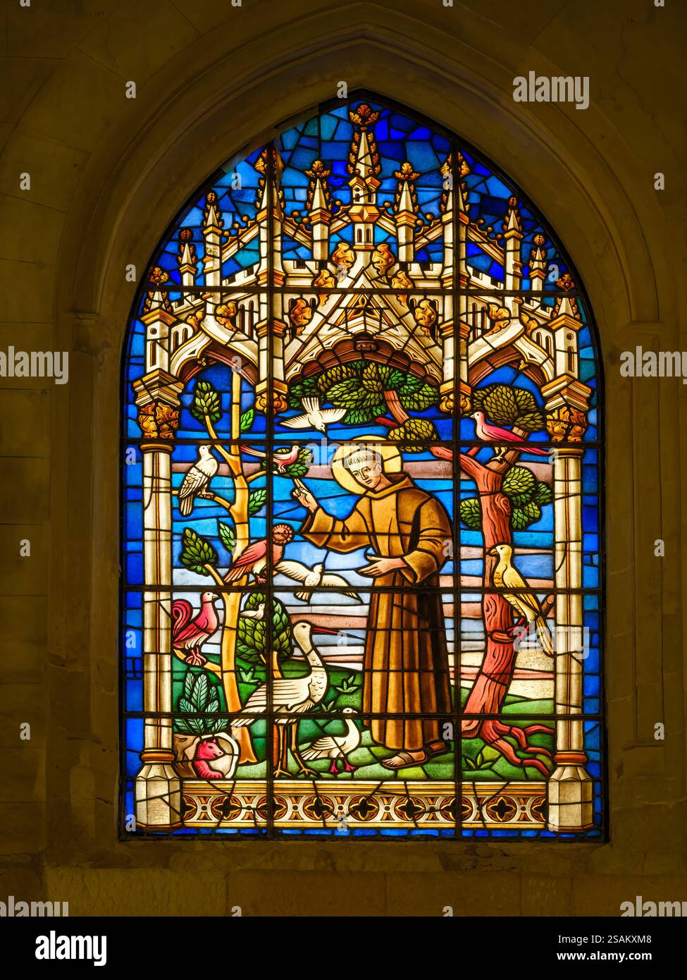 Murcia, Spagna - una delle vetrate colorate della cattedrale di Murcia. Foto Stock