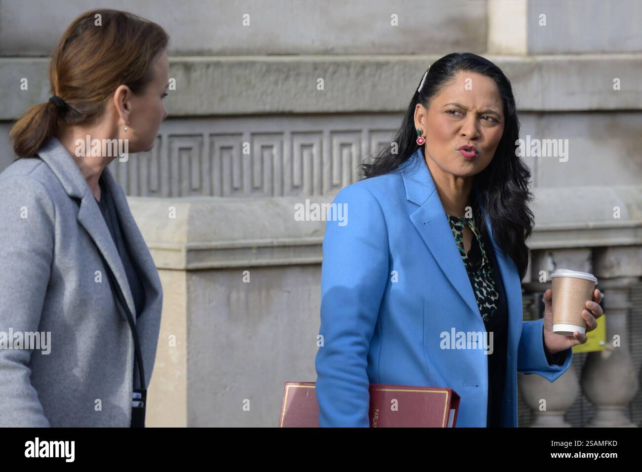 Rushana Ali MP (laboratorio: Bethnal Green e Stepney) Sottosegretario parlamentare (alloggi, Comunità e governo locale) che lascia l'ufficio di gabinetto, Foto Stock