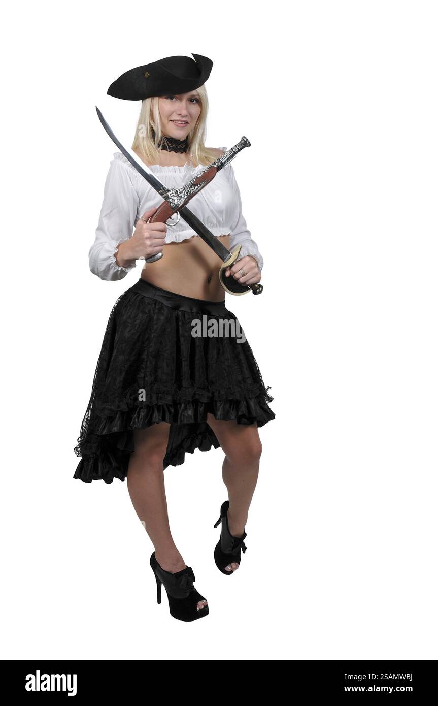 Giovane bella donna pirata con una flintlock pistola e spada Foto Stock