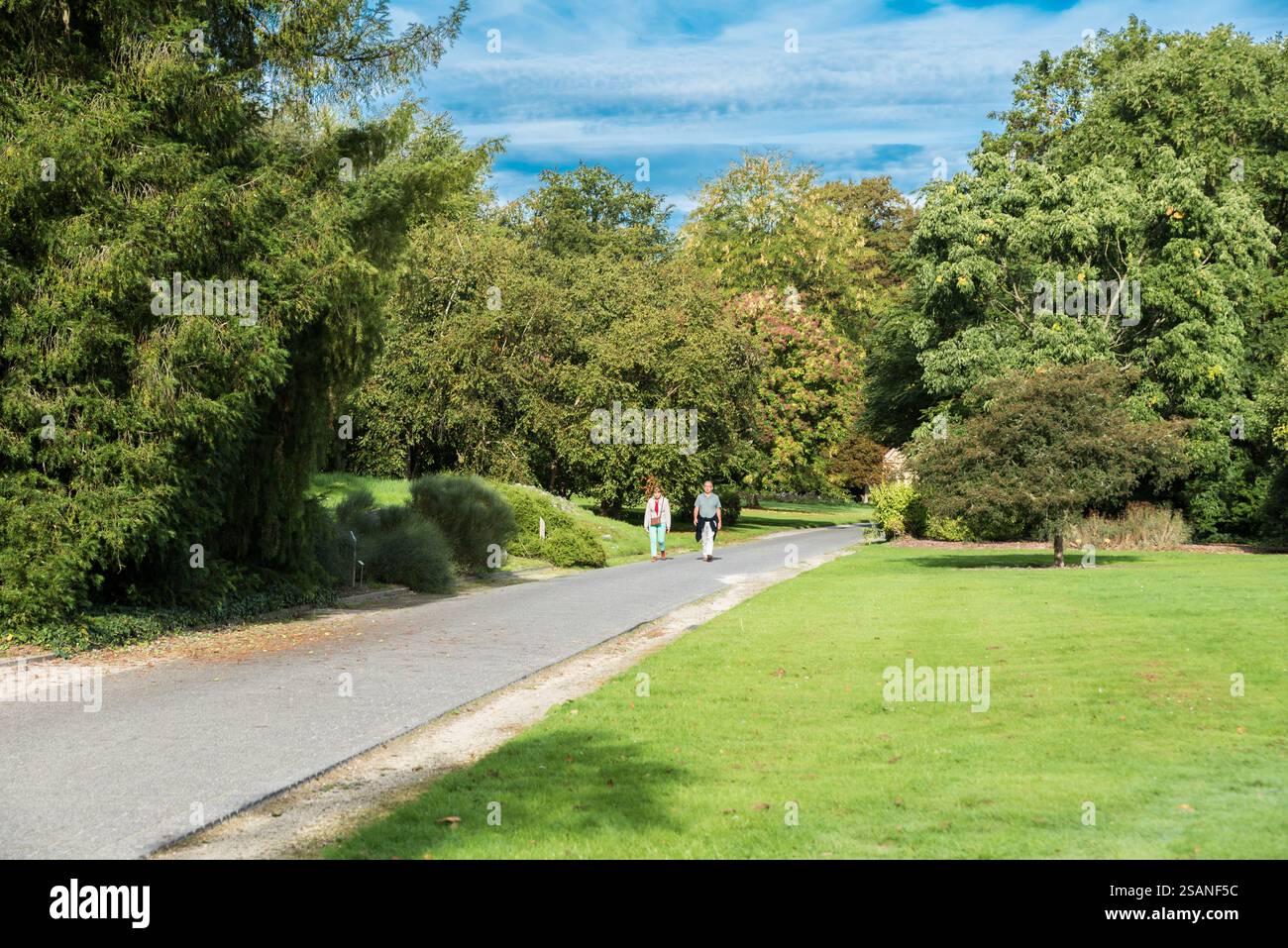 Meise, regione fiamminga - Belgio - 09 16 2018 turisti che visitano l'Orto Botanico Nazionale del Belgio Foto Stock