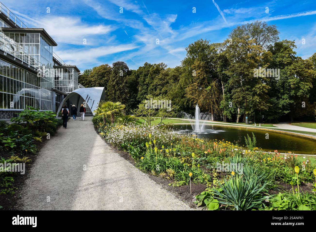 Meise, Fiandre - Belgio - 16 09 2018 il Palazzo delle piante serra e fontana del giardino botanico Foto Stock