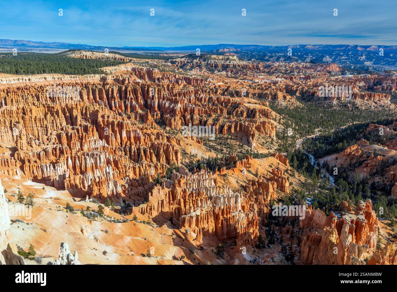 Vista panoramica sull'Anfiteatro da Inspiration Point, Parco Nazionale del Bryce Canyon, Utah, USA Foto Stock