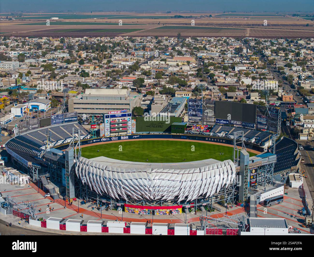 MEXICALI, MESSICO - GENNAIO 30: Veduta aerea di El Nido de Los Águilas, sede della serie dei Caraibi vicino al confine con Calexico, USA il 30 gennaio 2025 a Mexicali, Messico. (Foto di Luis Gutierrez/Norte Photo) Foto Stock