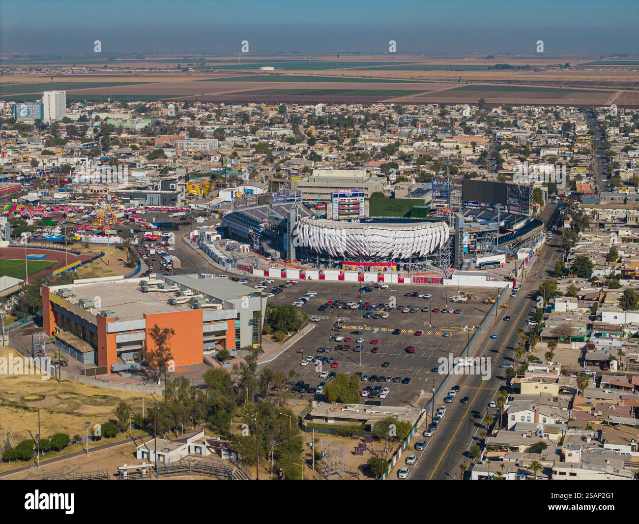 MEXICALI, MESSICO - GENNAIO 30: Veduta aerea di El Nido de Los Águilas, sede della serie dei Caraibi vicino al confine con Calexico, USA il 30 gennaio 2025 a Mexicali, Messico. (Foto di Luis Gutierrez/Norte Photo) Foto Stock