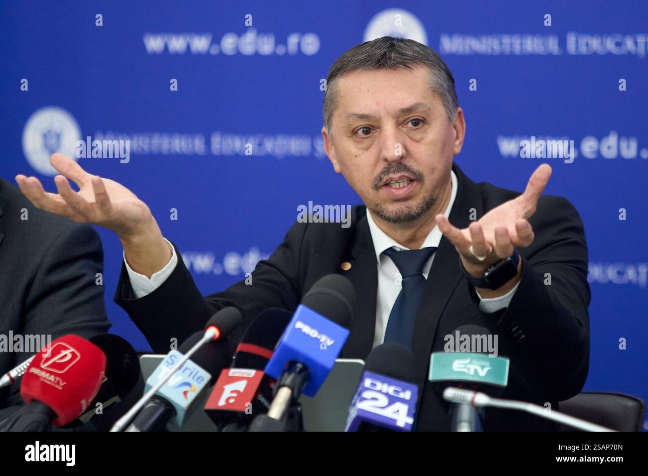 Bucarest, Romania. 30 gennaio 2025: Daniel David, ministro rumeno dell'istruzione, parla durante una conferenza stampa presso la sede del Ministero dell'istruzione. Crediti: Lucian Alecu/Alamy Live News Foto Stock