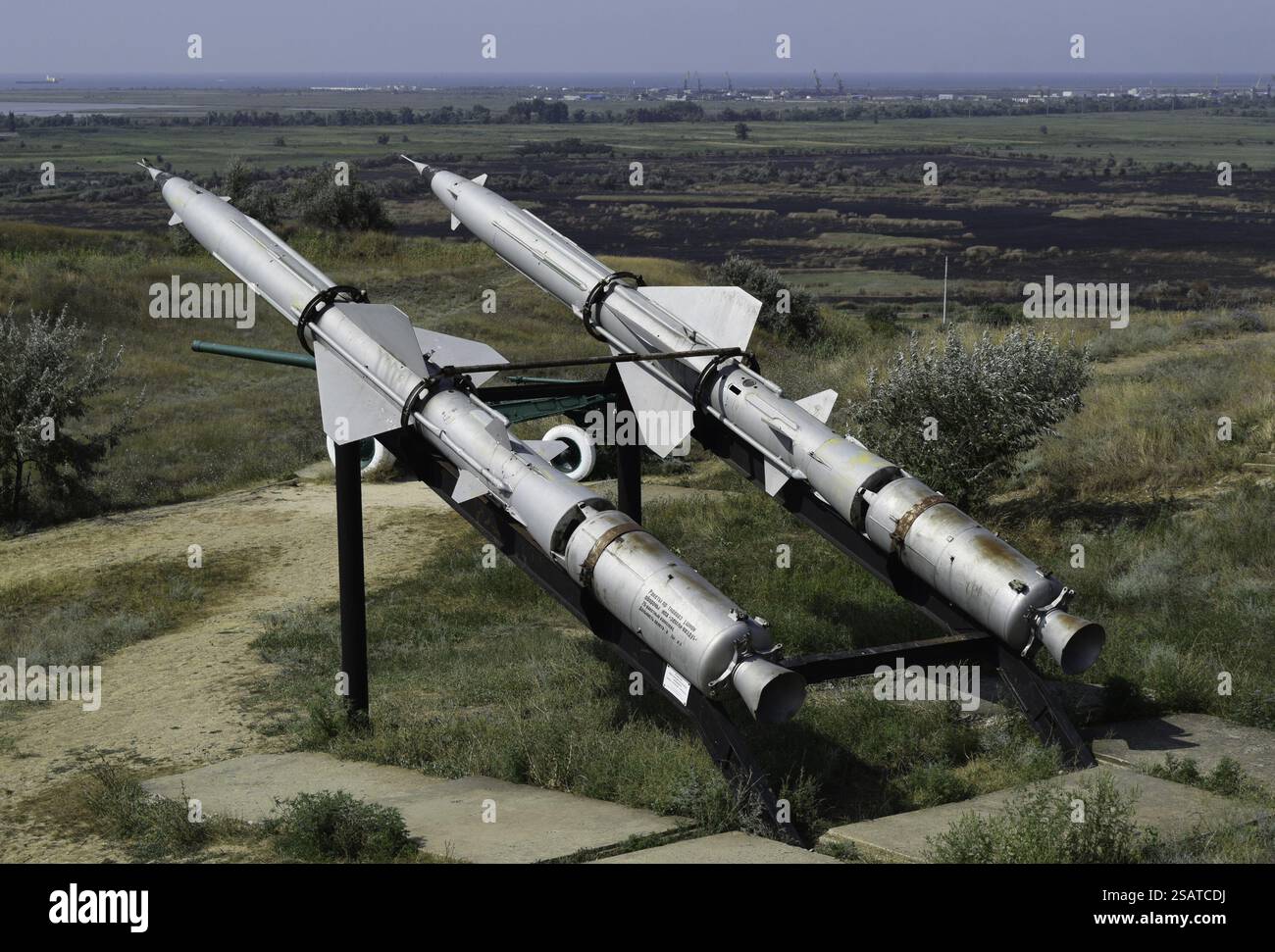 Razzi in una mostra museale. Temryuk, regione di Krasnodar, Russia, Europa Foto Stock