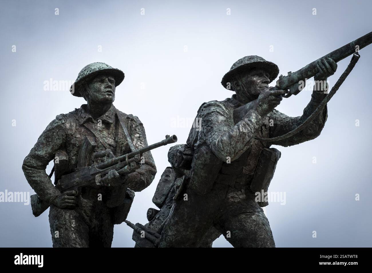 Il British Normandy Memorial è un memoriale di guerra vicino al villaggio di Ver-sur-Mer in Normandia, Francia. Fu svelato il 6 giugno 2021, il 77° annientatore Foto Stock