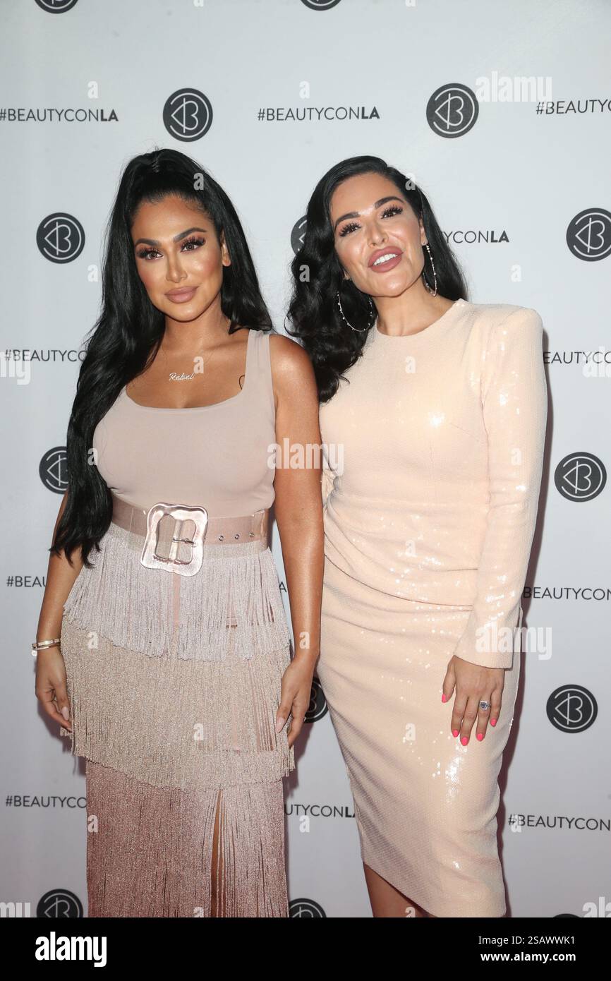 Huda Kattan e Mona Kattan al Beautycon Festival, Los Angeles Convention Center, USA - 11 agosto 2019 Foto Stock