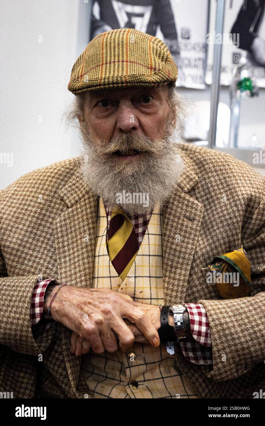Milano, Italia. 31 gennaio 2025. Nella foto Gianmaurizio Fercioni uno dei primi tatuatori che apr&#xec; il proprio egozio in Brera negli anni 70 Milano - Italia - Cronaca Venerd&#xec;, 31 gennaio, 2025 (foto di Marco Ottico/Lapresse) inaugurazione della Milano Tattoo Convention Milano, Italia - News venerdì, 30 gennaio, 2025 (foto di Marco otto/Lapresse) credito: LaPresse/Alamy Live News Foto Stock
