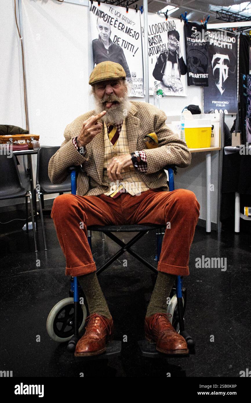 Milano, Italia. 31 gennaio 2025. Nella foto Gianmaurizio Fercioni uno dei primi tatuatori che apr&#xec; il proprio egozio in Brera negli anni 70 Milano - Italia - Cronaca Venerd&#xec;, 31 gennaio, 2025 (foto di Marco Ottico/Lapresse) inaugurazione della Milano Tattoo Convention Milano, Italia - News venerdì, 30 gennaio, 2025 (foto di Marco otto/Lapresse) credito: LaPresse/Alamy Live News Foto Stock