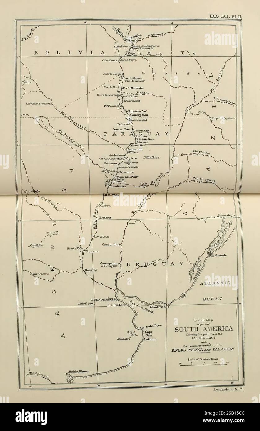Ibis, Londra, pubblicato per la British Ornithologists' Union da Academic Press, Ornithology, Periodicals, Una descrizione dettagliata di una mappa geografica che illustra il Sud America, concentrandosi in particolare sui territori del Paraguay e delle regioni circostanti. Le caratteristiche principali includono fiumi notevoli, aree montuose e le principali città evidenziate in tutta la mappa. I confini politici sono chiaramente delineati, delineando i confini del Paraguay con Bolivia e Argentina. L'Oceano Atlantico è raffigurato a sud-est, sottolineando le caratteristiche costiere del continente. La mappa include anche una griglia per l'orientamento Foto Stock