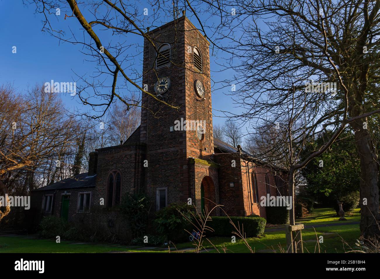 St Michael and All Angels Church a Burtonwood, Cheshire, Regno Unito Foto Stock