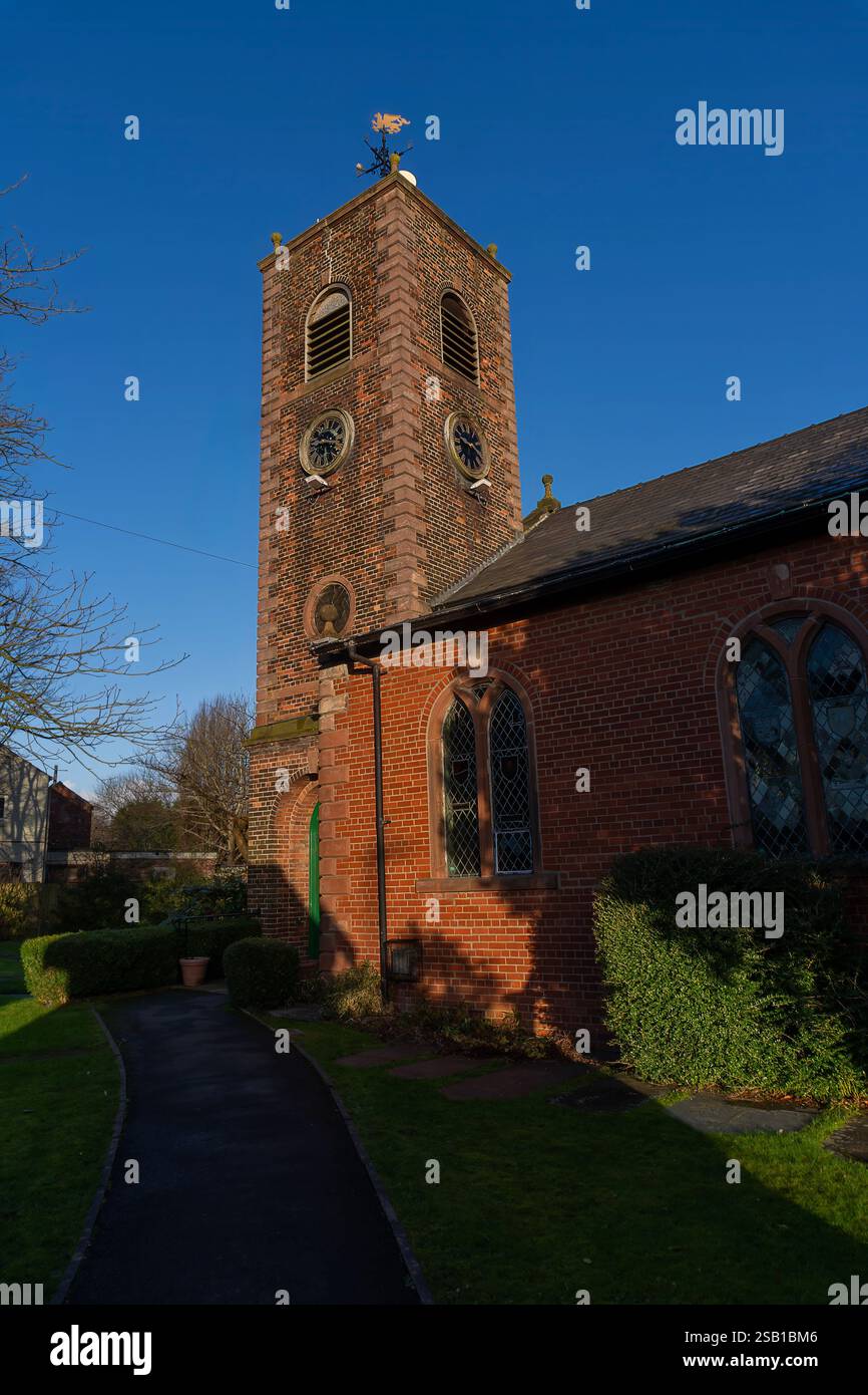 St Michael and All Angels Church a Burtonwood, Cheshire, Regno Unito Foto Stock