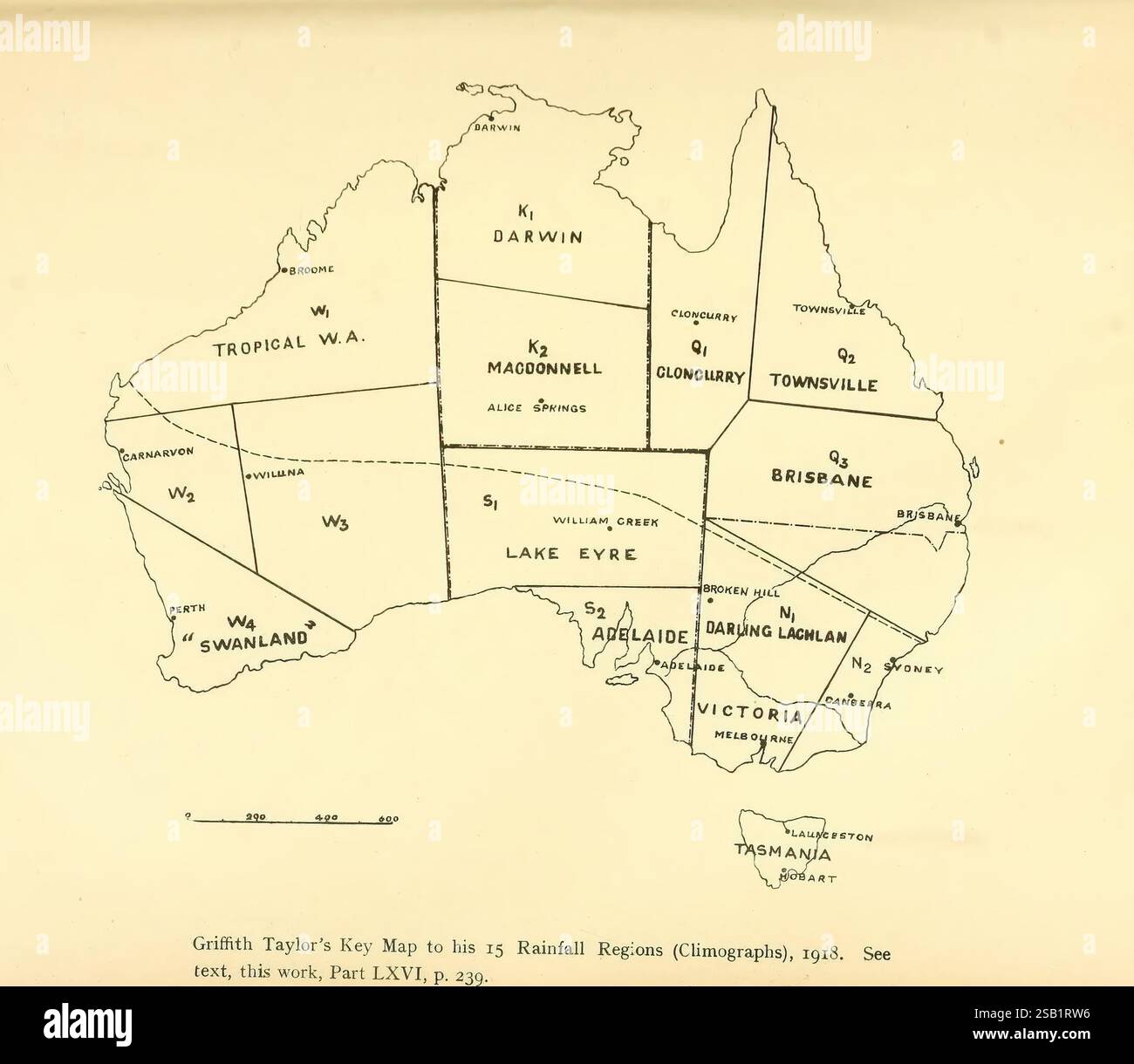 A Critical Revision of the Genus Eucalyptus, Sydney, Gullick, 1903-1933, Eucalyptus, Margaret Flockton, Margaret Flockton, Women in Science, Una mappa dettagliata dell'Australia suddivisa in varie regioni, ognuna etichettata con nomi di luoghi e confini. Le divisioni geografiche includono aree come "Darwin", "Alice Springs" e "Luctor", tra le altre. La mappa presenta un layout a griglia che aiuta a identificare le località specifiche in tutto il continente. Le linee delimitano i confini di ogni regione, fornendo una chiara visualizzazione della distribuzione geografica di queste aree. Le annotazioni sono presenti, probabilmente in Foto Stock