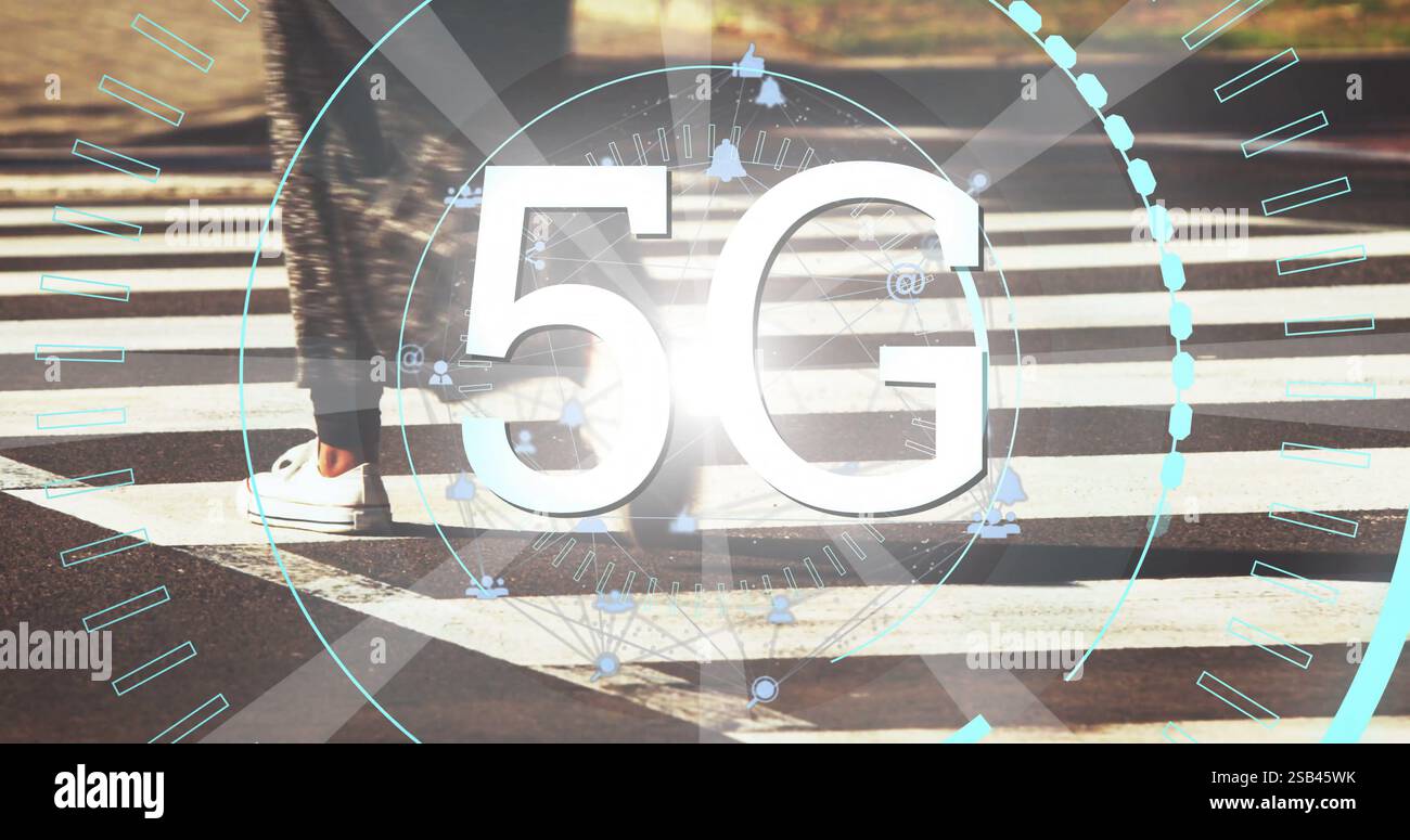 Immagine della tecnologia 5G sullo sfondo del crosswalk della città Foto Stock