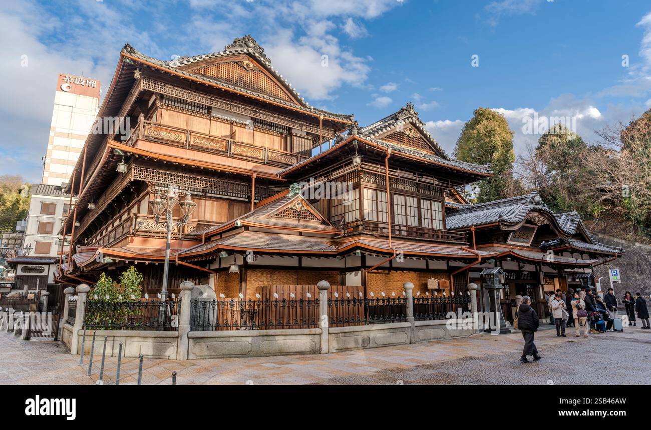 Dogo Onsen Honkan, un bagno pubblico a Matsuyama, prefettura di Ehime, Giappone. Foto Stock