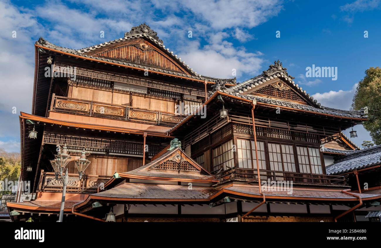 Dogo Onsen Honkan, un bagno pubblico a Matsuyama, prefettura di Ehime, Giappone. Foto Stock