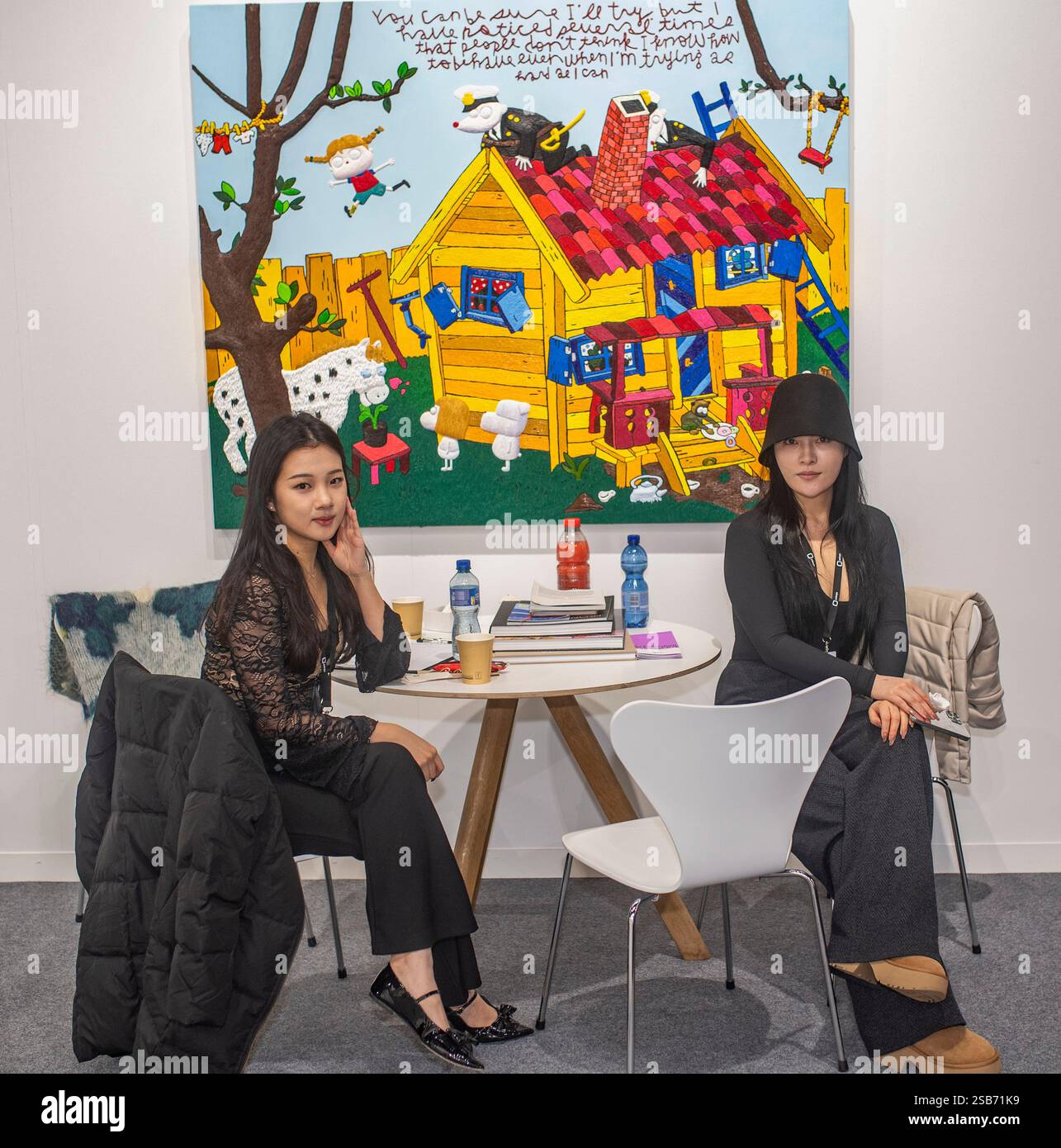 Ginevra, Ginevra, Svizzera. 1 febbraio 2025. Ginevra Svizzera, 02/01/2025: La galleria D'ARTE CONTEMPORANEA TANG presenta WOO KUKWON della Corea e JADE CHINK-YUK NG della Cina durante Art Geneva, Art Fair 2025. Art Geneva, Art Fair 2025, una fiera d'arte di fama internazionale che comprende artisti internazionali, si è svolta presso il Geneva International Exhibition and Convention Center di Ginevra. (Immagine di credito: © Eric Dubost/ZUMA Press Wire) SOLO PER USO EDITORIALE! Non per USO commerciale! Crediti: ZUMA Press, Inc./Alamy Live News crediti: ZUMA Press, Inc./Alamy Live News Foto Stock