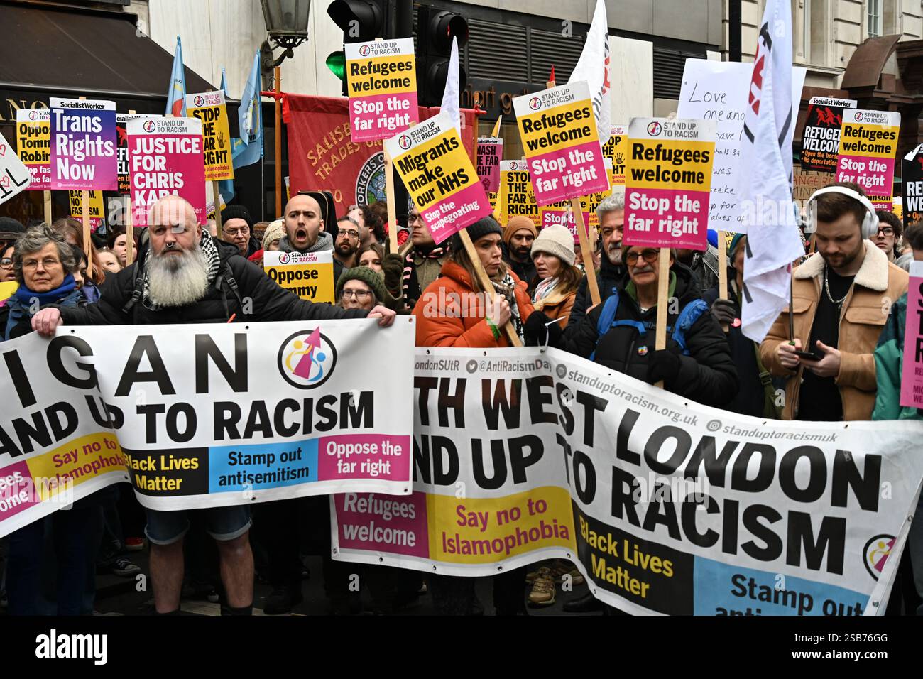 LONDRA, REGNO UNITO. 1 febbraio 2025. Rally e march, Stand Up to Racism, e i sindacati hanno sostenuto la manifestazione nazionale contro l'estrema destra sabato 1 febbraio 2025. Di mobilitarci contro i sostenitori di Tommy Robinson in questo momento cruciale in St James Street, al largo di Piccadilly, Londra, Regno Unito. (Foto di 李世惠/SEE li/Picture Capital) credito: Vedi li/Picture Capital/Alamy Live News Foto Stock