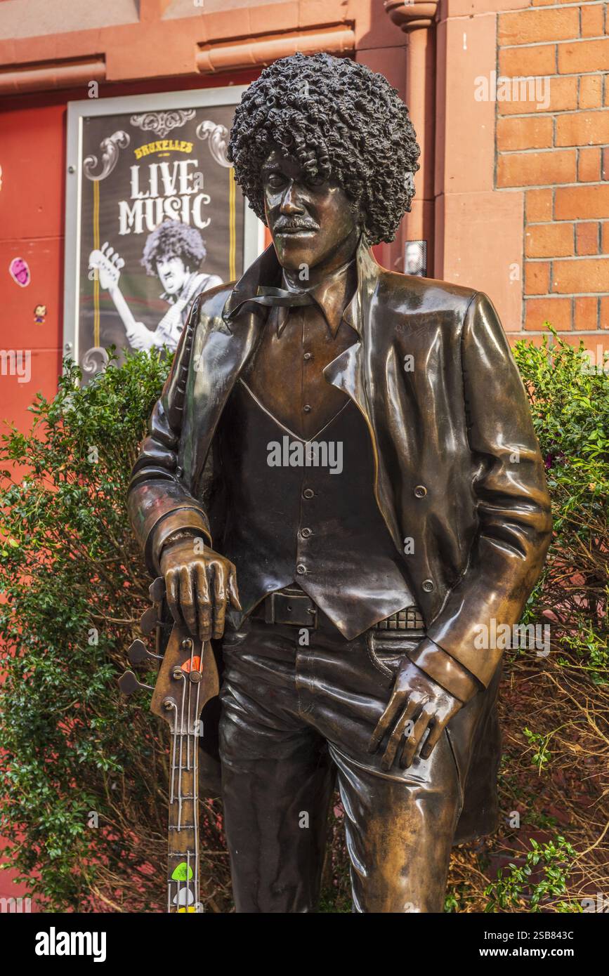IRLANDA, DUBLINO, STATUA DI PHIL LYNOTT (CANTANTE E BASSISTA IRLANDESE CON LA FAMOSA BAND THIN LIZZY - MORTO NEL 1986) Foto Stock