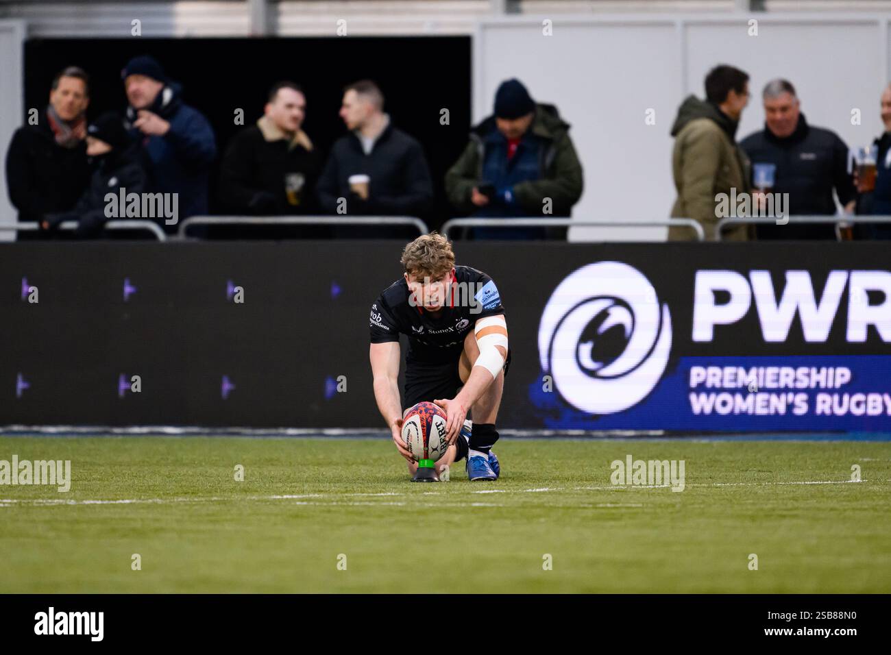 LONDRA, REGNO UNITO. 01 febbraio 25. Jouie Johnson dei Saracens prende un calcio di conversione durante la Premiership Rugby Cup Saracens Men vs Ealing Trailfinders allo Stonex Stadium sabato 1 febbraio 2025. LONDRA, INGHILTERRA. Crediti: Taka G Wu/Alamy Live News Foto Stock