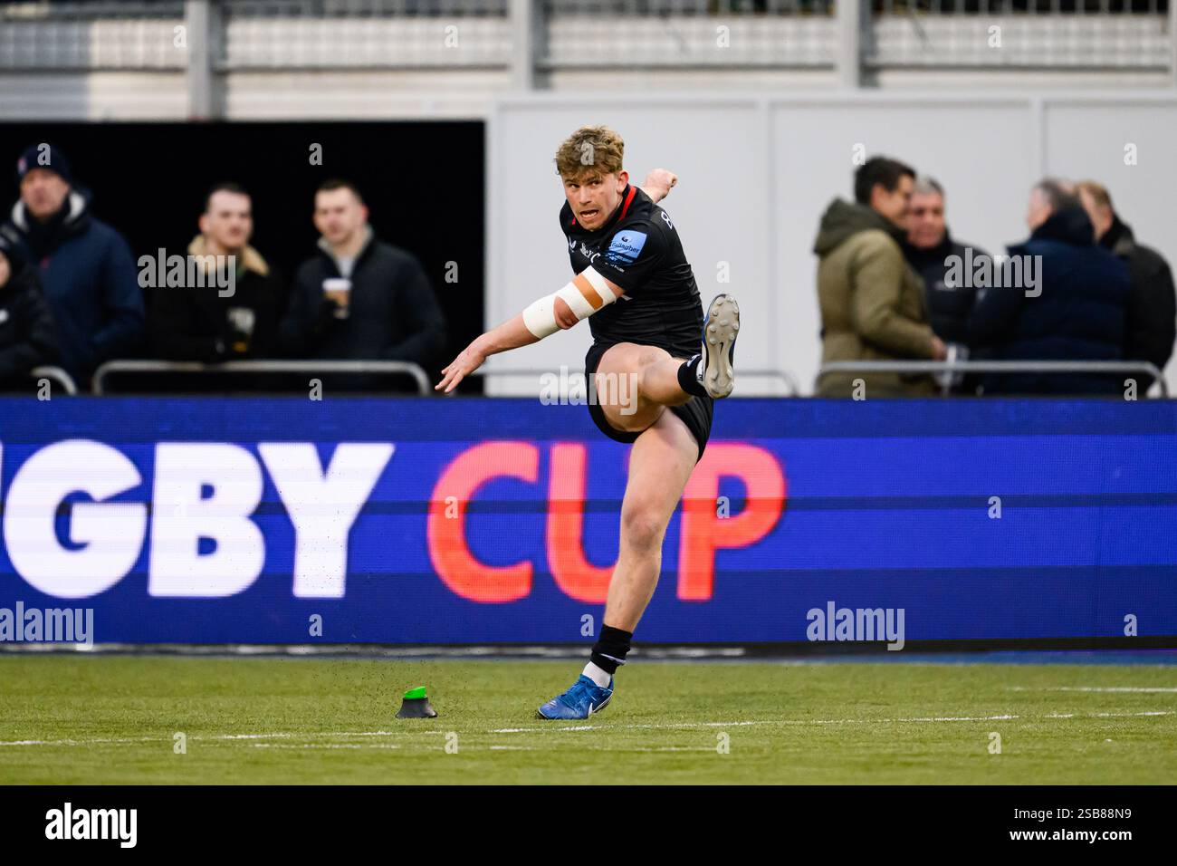 LONDRA, REGNO UNITO. 01 febbraio 25. Jouie Johnson dei Saracens prende un calcio di conversione durante la Premiership Rugby Cup Saracens Men vs Ealing Trailfinders allo Stonex Stadium sabato 1 febbraio 2025. LONDRA, INGHILTERRA. Crediti: Taka G Wu/Alamy Live News Foto Stock