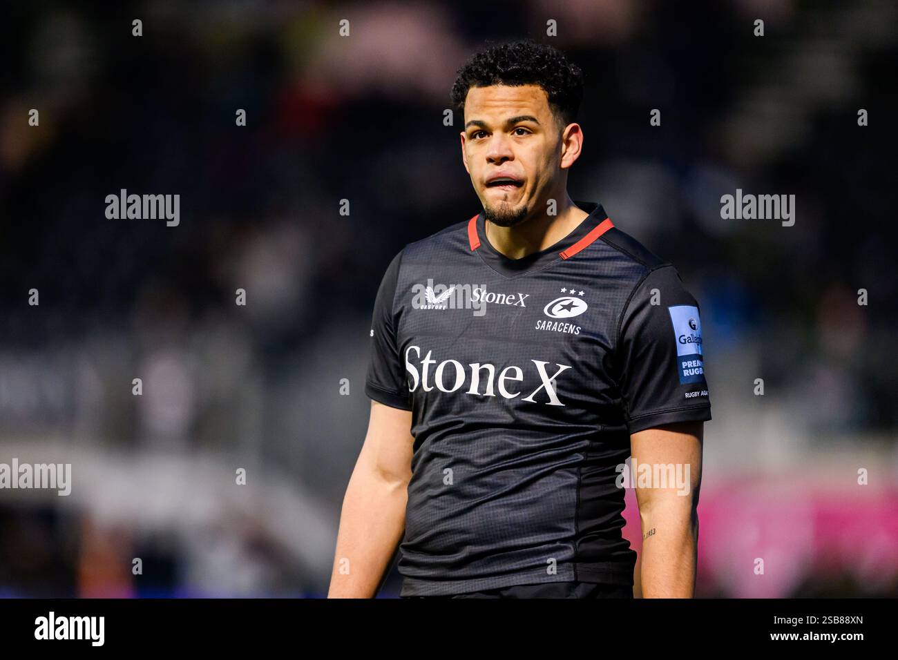 LONDRA, REGNO UNITO. 01 febbraio 25. Ssam Spink of Saracens guarda durante la Premiership Rugby Cup Saracens Men vs Ealing Trailfinders allo Stonex Stadium sabato 1 febbraio 2025. LONDRA, INGHILTERRA. Crediti: Taka G Wu/Alamy Live News Foto Stock